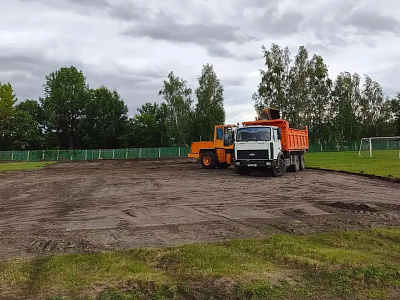 Строится футбольная коробка в Мотоле